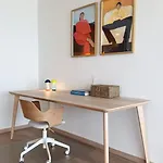 Luxury Seafront In 4 Guests Apartment *