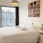 Luxury Seafront In 4 Guests Apartment *