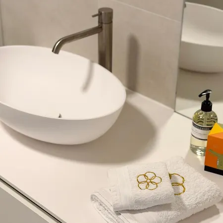 Luxury Seafront In 4 Guests Apartment